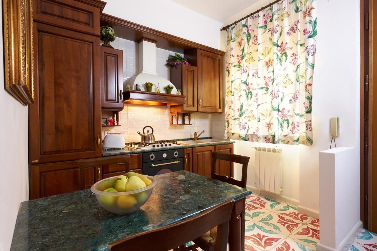 Delfini Trevi House Hotel Rome Luaran gambar