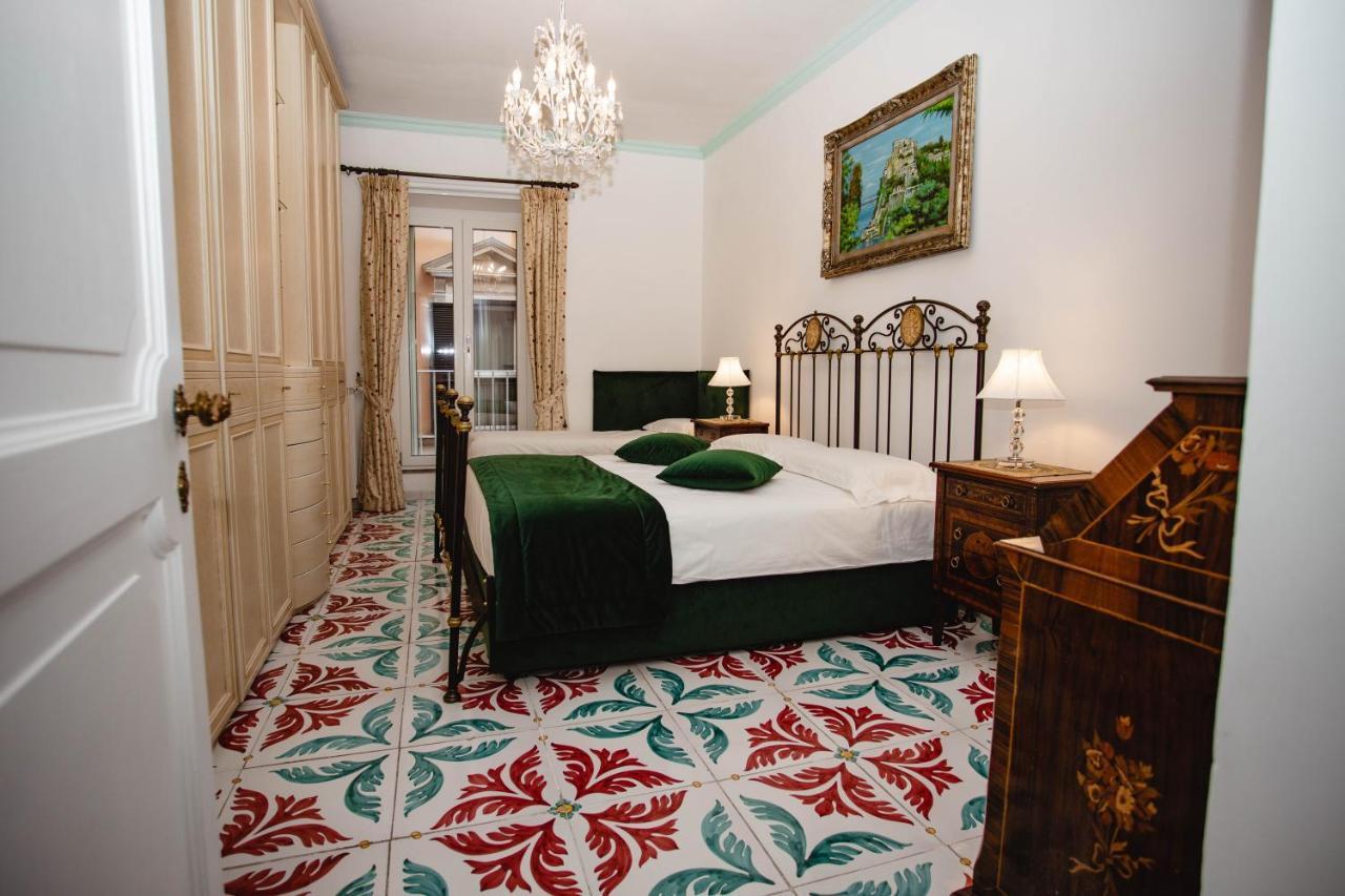 Delfini Trevi House Hotel Rome Luaran gambar
