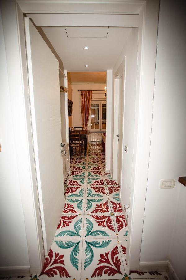 Delfini Trevi House Hotel Rome Luaran gambar