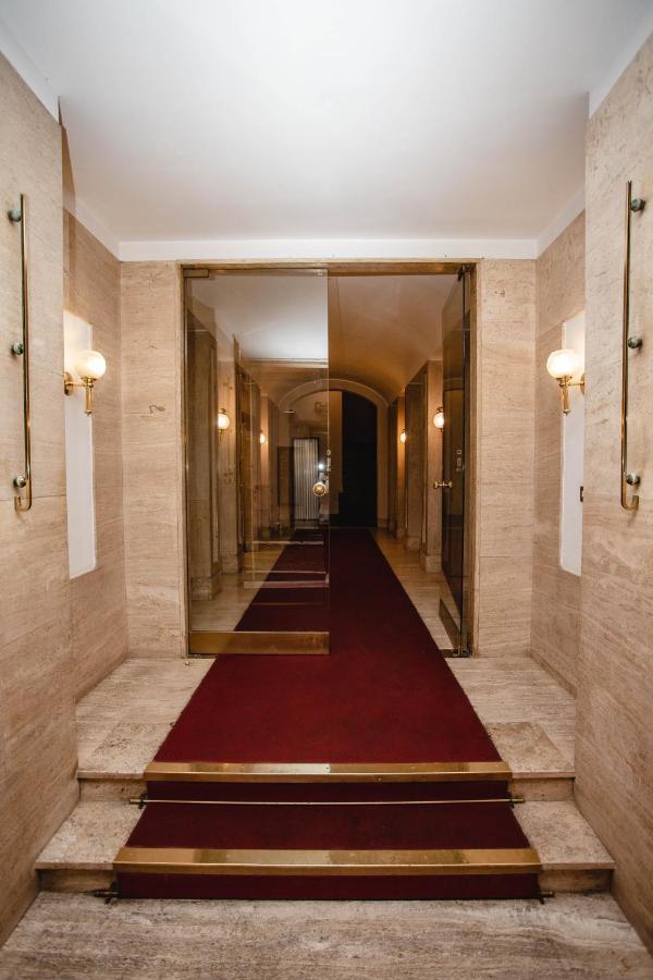 Delfini Trevi House Hotel Rome Luaran gambar