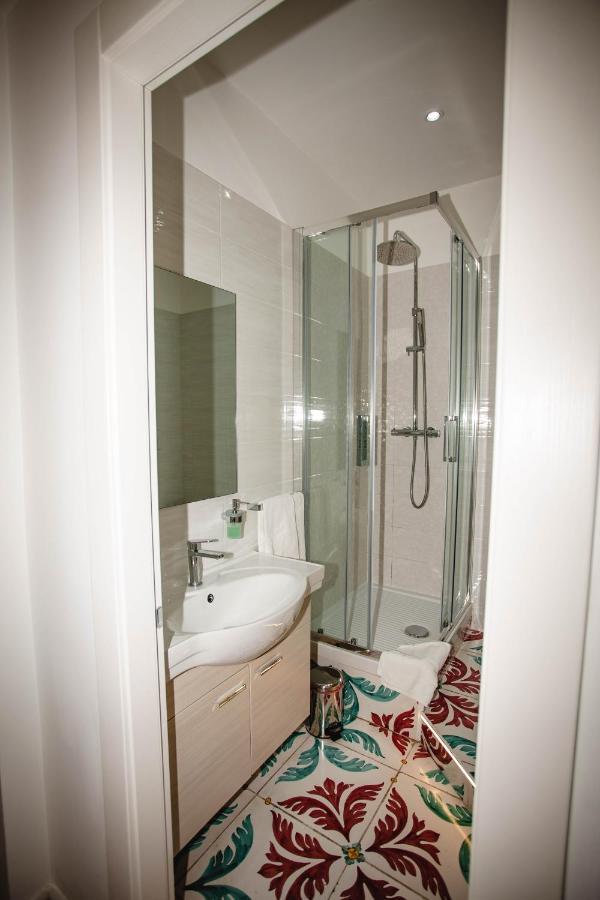 Delfini Trevi House Hotel Rome Luaran gambar