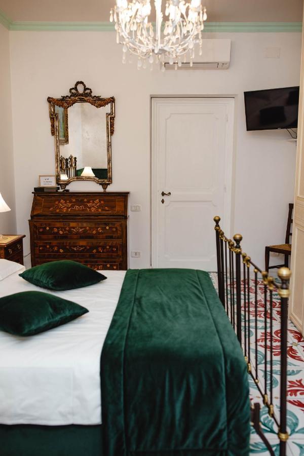 Delfini Trevi House Hotel Rome Luaran gambar