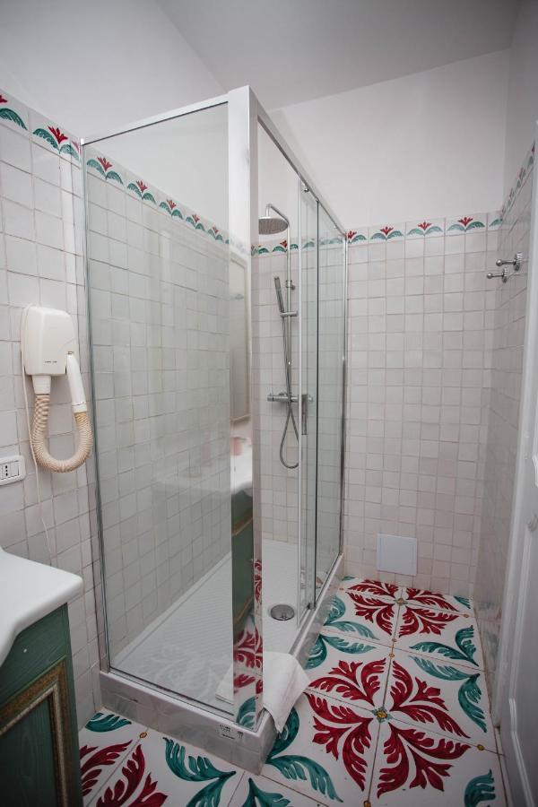 Delfini Trevi House Hotel Rome Luaran gambar